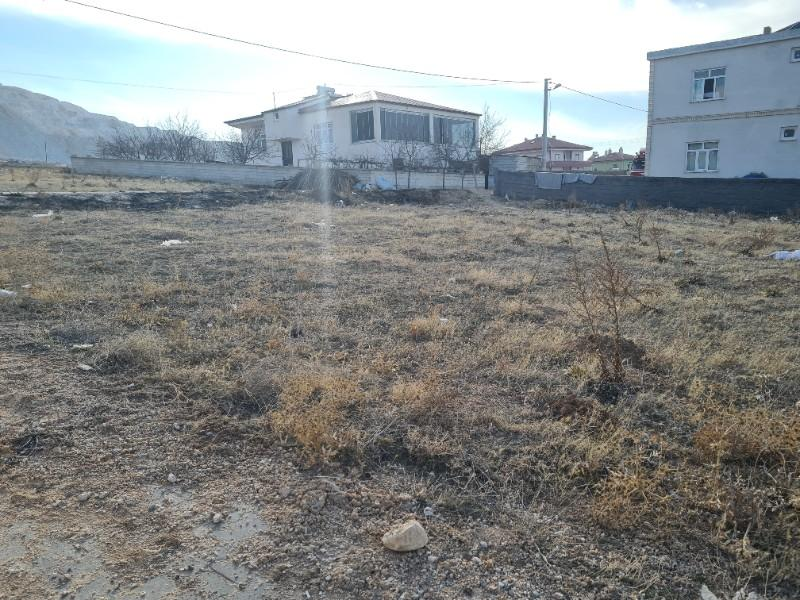 Niğde Gümüşler iskan evlerinde  3 adet birbirine  yakın   sat arsa 