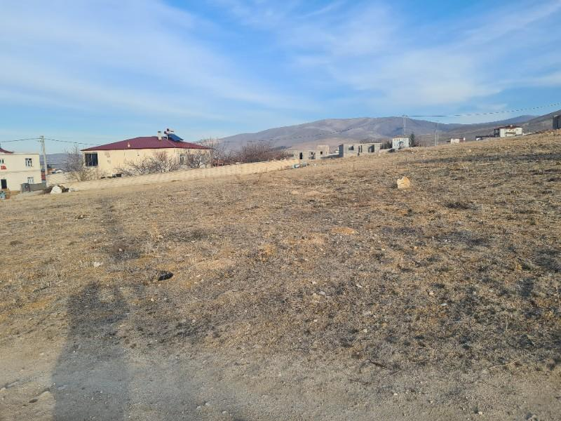 Niğde Gümüşler iskan evlerinde  3 adet birbirine  yakın   sat arsa 