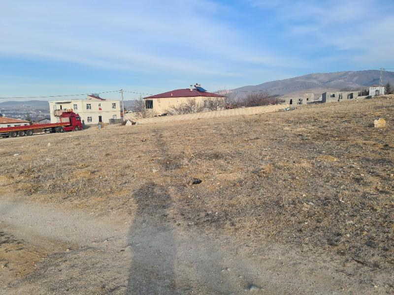 Niğde Gümüşler iskan evlerinde  3 adet birbirine  yakın   sat arsa 