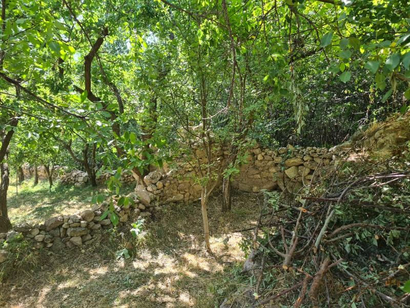 YEŞİL BURÇTA VADİ MANZARALI 1400M2 SATLIK  BAHÇE