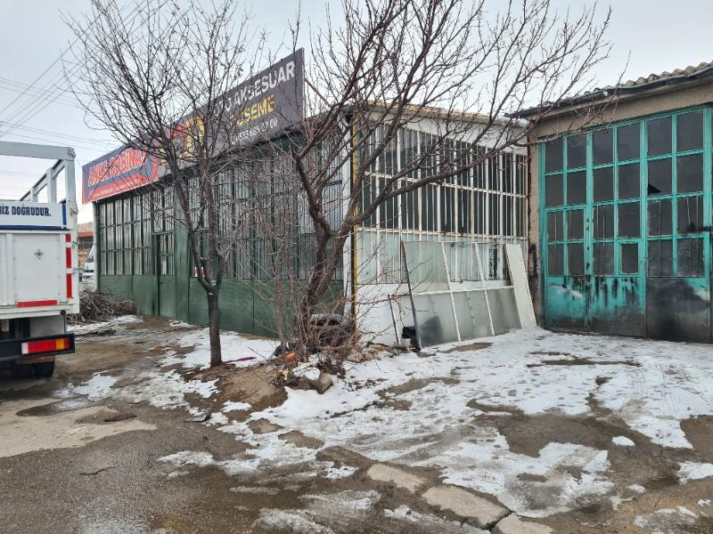 Niğde ata sanayinde  125 m2 satlık  dükkan