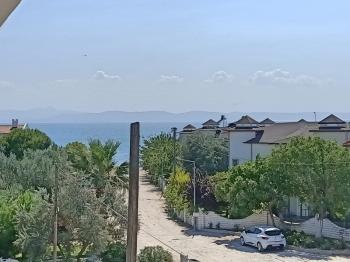 Ayvalık Güzelbahçe Evlerinde, Deniz Manzaralı, 2+1 Satılık Sıfır Lüks Daire.