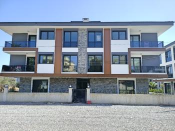 Ayvalık Güzelbahçe Evlerinde, Deniz Manzaralı, 2+1 Satılık Sıfır Lüks Daire.