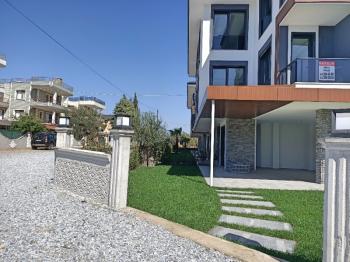 Ayvalık Güzelbahçe Evlerinde, Deniz Manzaralı, 2+1 Satılık Sıfır Lüks Daire.