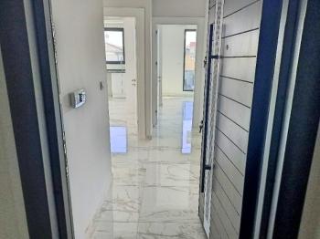 Ayvalık Güzelbahçe Evlerinde, Deniz Manzaralı, 2+1 Satılık Sıfır Lüks Daire.