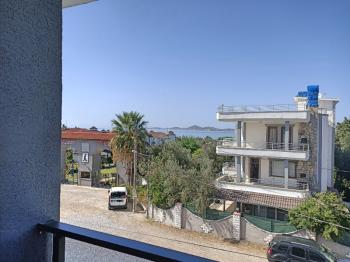 Ayvalık Güzelbahçe Evlerinde, Deniz Manzaralı, 2+1 Satılık Sıfır Lüks Daire.