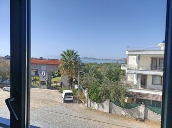 Ayvalık Güzelbahçe Evlerinde, Deniz Manzaralı, 2+1 Satılık Sıfır Lüks Daire.