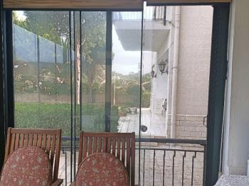 Ayvalık Sarımsaklı' da, Denize Sıfır 1+1 Satılık Daire.