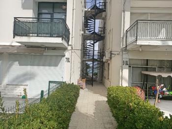 Ayvalık Sarımsaklı' da, Denize Sıfır 1+1 Satılık Daire.