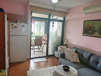 Ayvalık Sarımsaklı' da, Denize Sıfır 1+1 Satılık Daire.