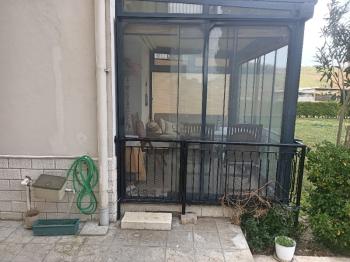 Ayvalık Sarımsaklı' da, Denize Sıfır 1+1 Satılık Daire.