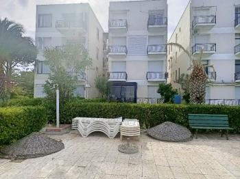 Ayvalık Sarımsaklı' da, Denize Sıfır 1+1 Satılık Daire.