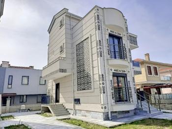 Sarımsaklı' da Deniz Manzaralı Süper Lüks, Satılık Sıfır Müstakil Tripleks Villa.