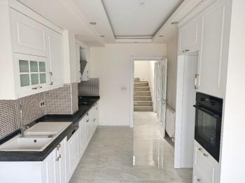 Sarımsaklı' da Deniz Manzaralı Süper Lüks, Satılık Sıfır Müstakil Tripleks Villa.