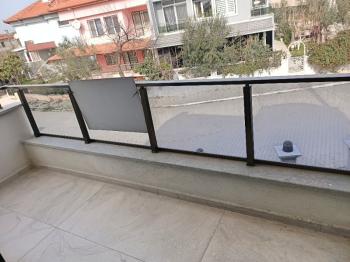 Sarımsaklı' da Deniz Manzaralı Süper Lüks, Satılık Sıfır Müstakil Tripleks Villa.