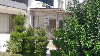 Sarımsaklı Merkezde, Deniz Manzaralı Satılık İşyeri.