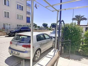 Sarımsaklı Merkezde, Deniz Manzaralı Satılık İşyeri.