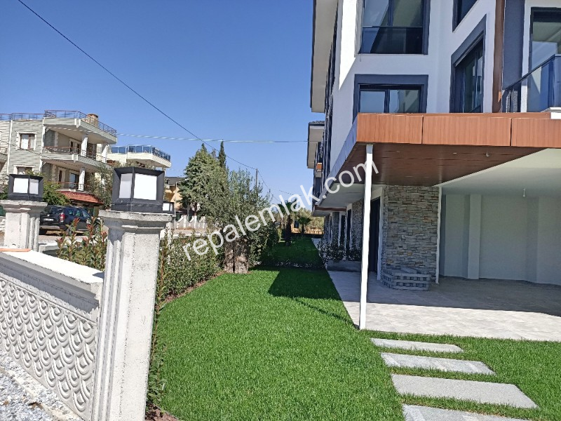 Ayvalık Güzelbahçe Evlerinde, Satılık, Lüks, Deniz Manzaralı ,1+1 Sıfır Daire.