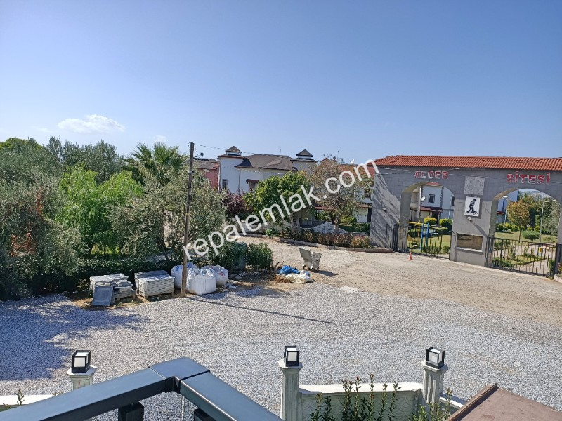 Ayvalık Güzelbahçe Evlerinde, Satılık, Lüks, Deniz Manzaralı ,1+1 Sıfır Daire.