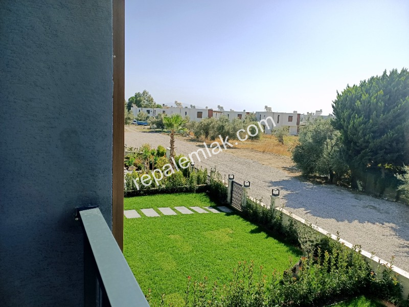 Ayvalık Güzelbahçe Evlerinde, Satılık, Lüks, Deniz Manzaralı ,1+1 Sıfır Daire.