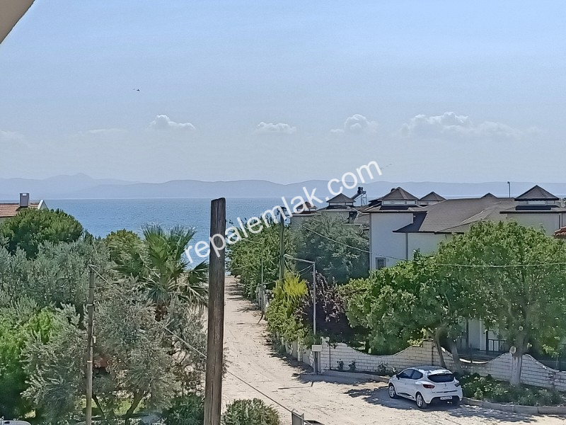 Ayvalık Güzelbahçe Evlerinde, Deniz Manzaralı, 2+1 Satılık Sıfır Lüks Daire.