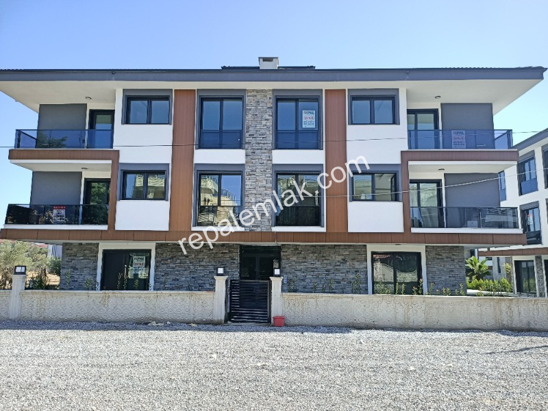 Ayvalık Güzelbahçe Evlerinde, Deniz Manzaralı, 2+1 Satılık Sıfır Lüks Daire.