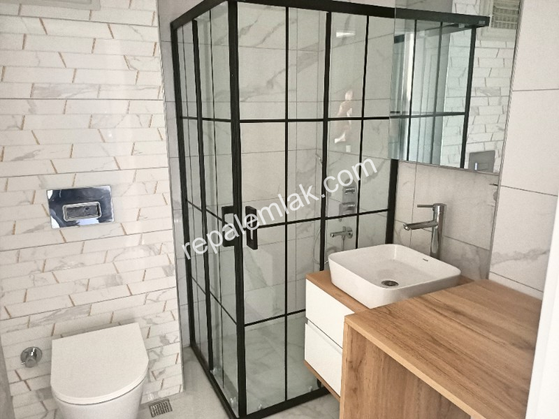 Ayvalık Güzelbahçe Evlerinde, Deniz Manzaralı, 2+1 Satılık Sıfır Lüks Daire.