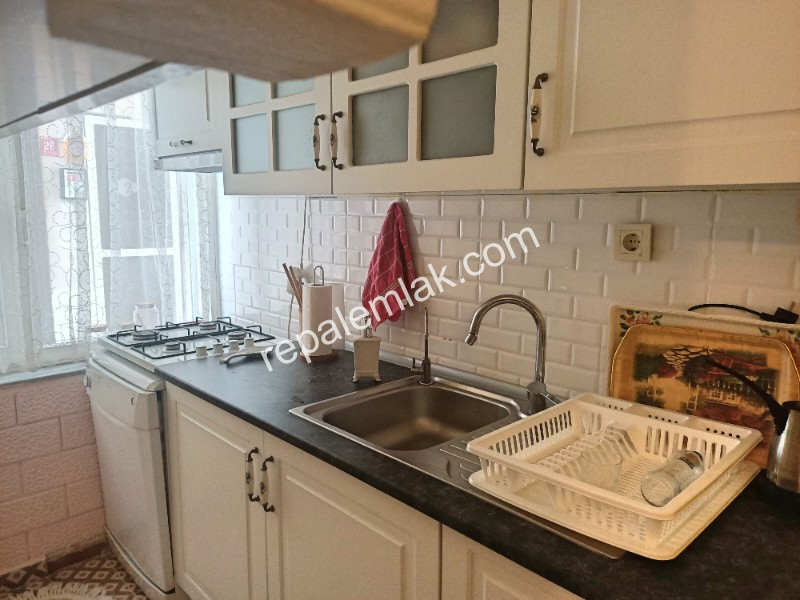 Ayvalık Sarımsaklı' da, Denize Sıfır 1+1 Satılık Daire.
