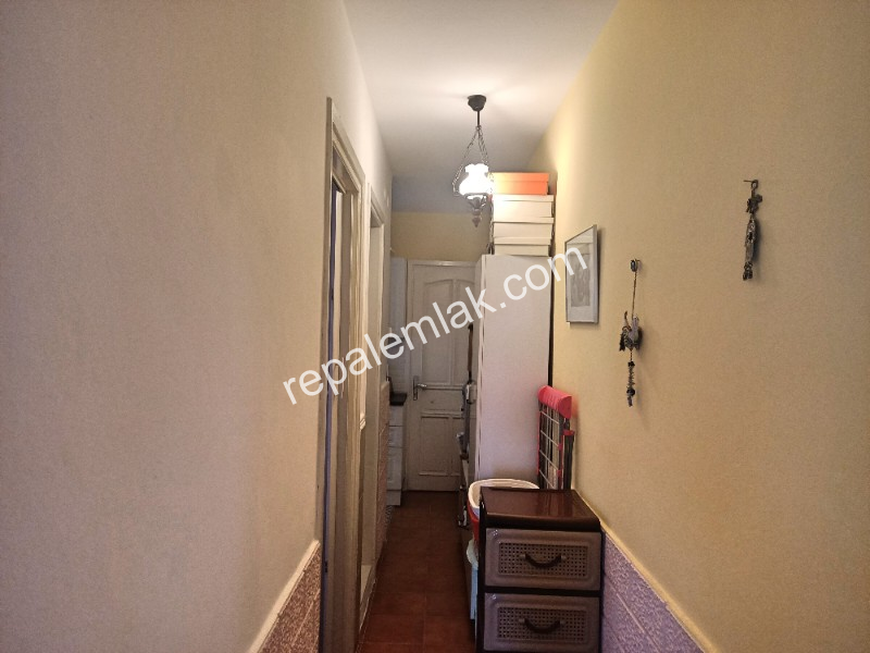 Ayvalık Sarımsaklı' da, Denize Sıfır 1+1 Satılık Daire.