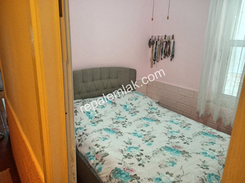 Ayvalık Sarımsaklı' da, Denize Sıfır 1+1 Satılık Daire.