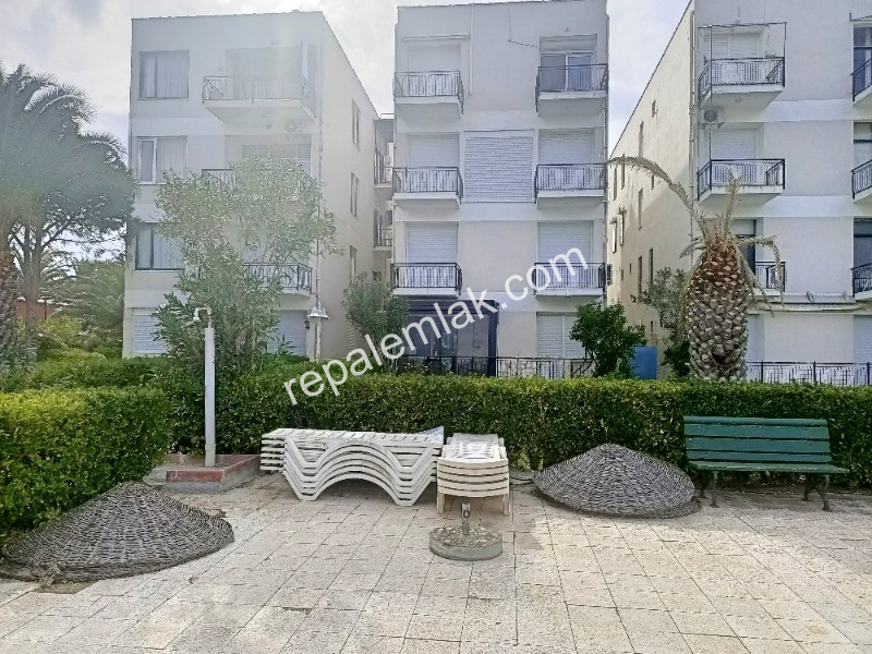 Ayvalık Sarımsaklı' da, Denize Sıfır 1+1 Satılık Daire.