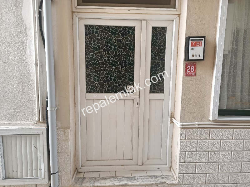 Ayvalık Sarımsaklı' da, Denize Sıfır 1+1 Satılık Daire.