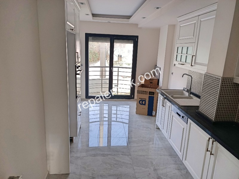 Sarımsaklı' da Deniz Manzaralı Süper Lüks, Satılık Sıfır Müstakil Tripleks Villa.