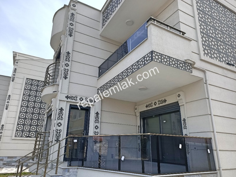 Sarımsaklı' da Deniz Manzaralı Süper Lüks, Satılık Sıfır Müstakil Tripleks Villa.