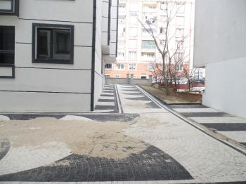 2 BLOKLU YENİ SİTEDE GİRİŞ KAT 2+1 KİRALIK DAİRE 