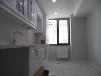 2 BLOKLU YENİ SİTEDE GİRİŞ KAT 2+1 KİRALIK DAİRE 