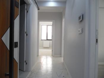 2 BLOKLU YENİ SİTEDE GİRİŞ KAT 2+1 KİRALIK DAİRE 