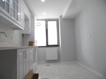 2 BLOKLU YENİ SİTEDE GİRİŞ KAT 2+1 KİRALIK DAİRE 