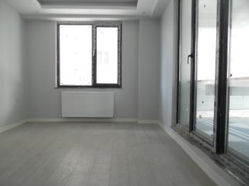 2 BLOKLU YENİ SİTEDE GİRİŞ KAT 2+1 KİRALIK DAİRE 