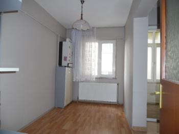 ÇORLU İMAM HATİP ORTA OKULUNA YAKIN 2+1 KİRALIK DAİRE