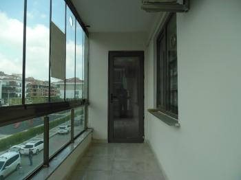 RESMİ KURUMLARA YAKIN REKLAM DEĞERLİ KİRALIK OFİS