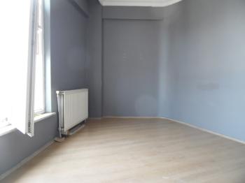 ÇORLU MERKEZDE KİRALIK 1+1 SON KAT DAİRE 