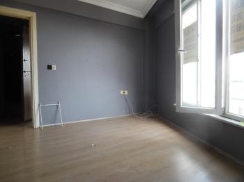 ÇORLU MERKEZDE KİRALIK 1+1 SON KAT DAİRE 
