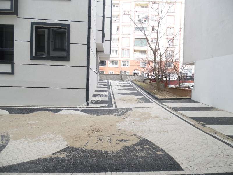 2 BLOKLU YENİ SİTEDE GİRİŞ KAT 2+1 KİRALIK DAİRE 