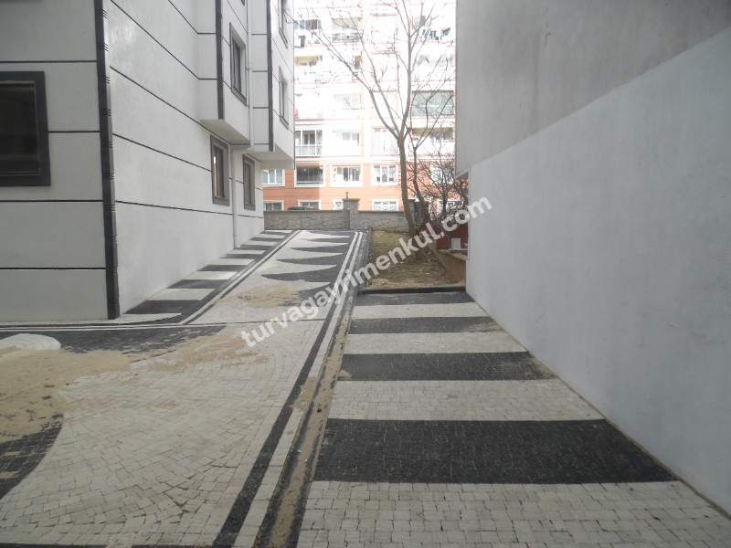 2 BLOKLU YENİ SİTEDE GİRİŞ KAT 2+1 KİRALIK DAİRE 