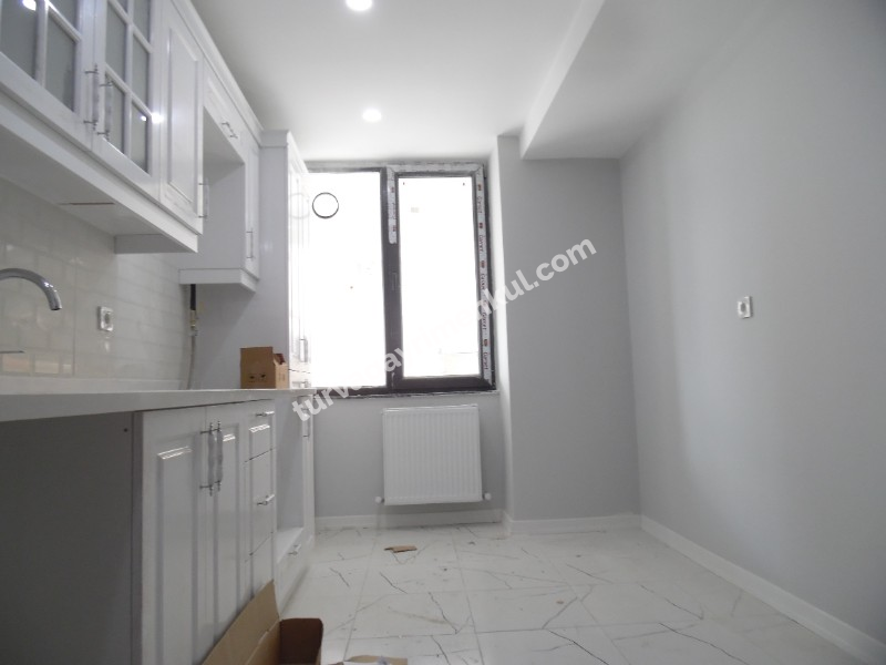 2 BLOKLU YENİ SİTEDE GİRİŞ KAT 2+1 KİRALIK DAİRE 