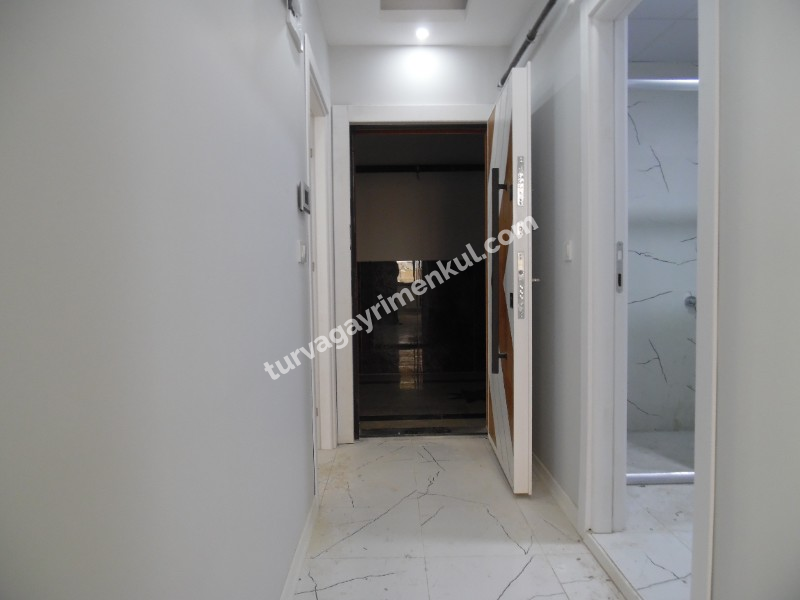 2 BLOKLU YENİ SİTEDE GİRİŞ KAT 2+1 KİRALIK DAİRE 