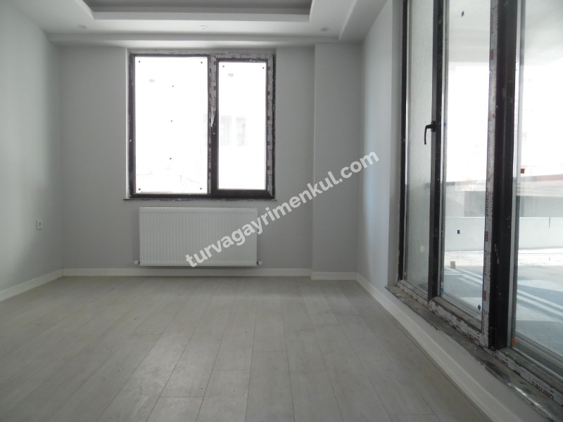 2 BLOKLU YENİ SİTEDE GİRİŞ KAT 2+1 KİRALIK DAİRE 