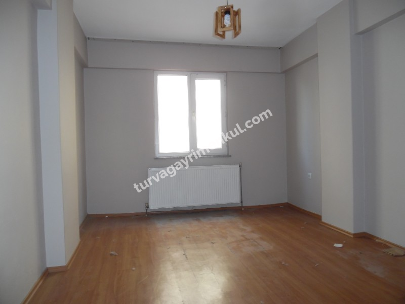 ÇORLU İMAM HATİP ORTA OKULUNA YAKIN 2+1 KİRALIK DAİRE