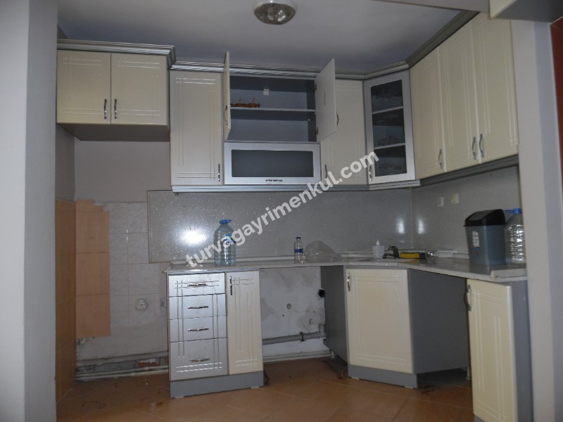 ÇORLU İMAM HATİP ORTA OKULUNA YAKIN 2+1 KİRALIK DAİRE